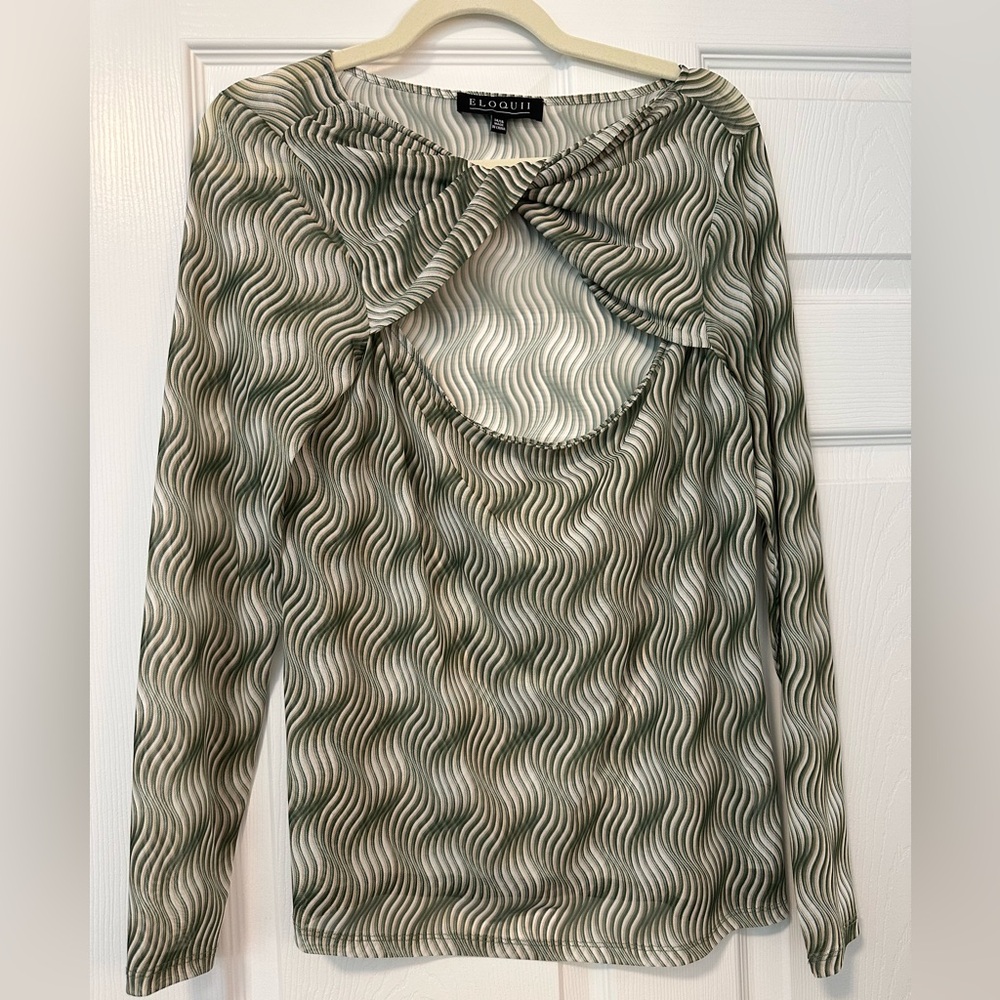 Eloquii NWOT Mesh Twist Front Printed Top Size 14/16
